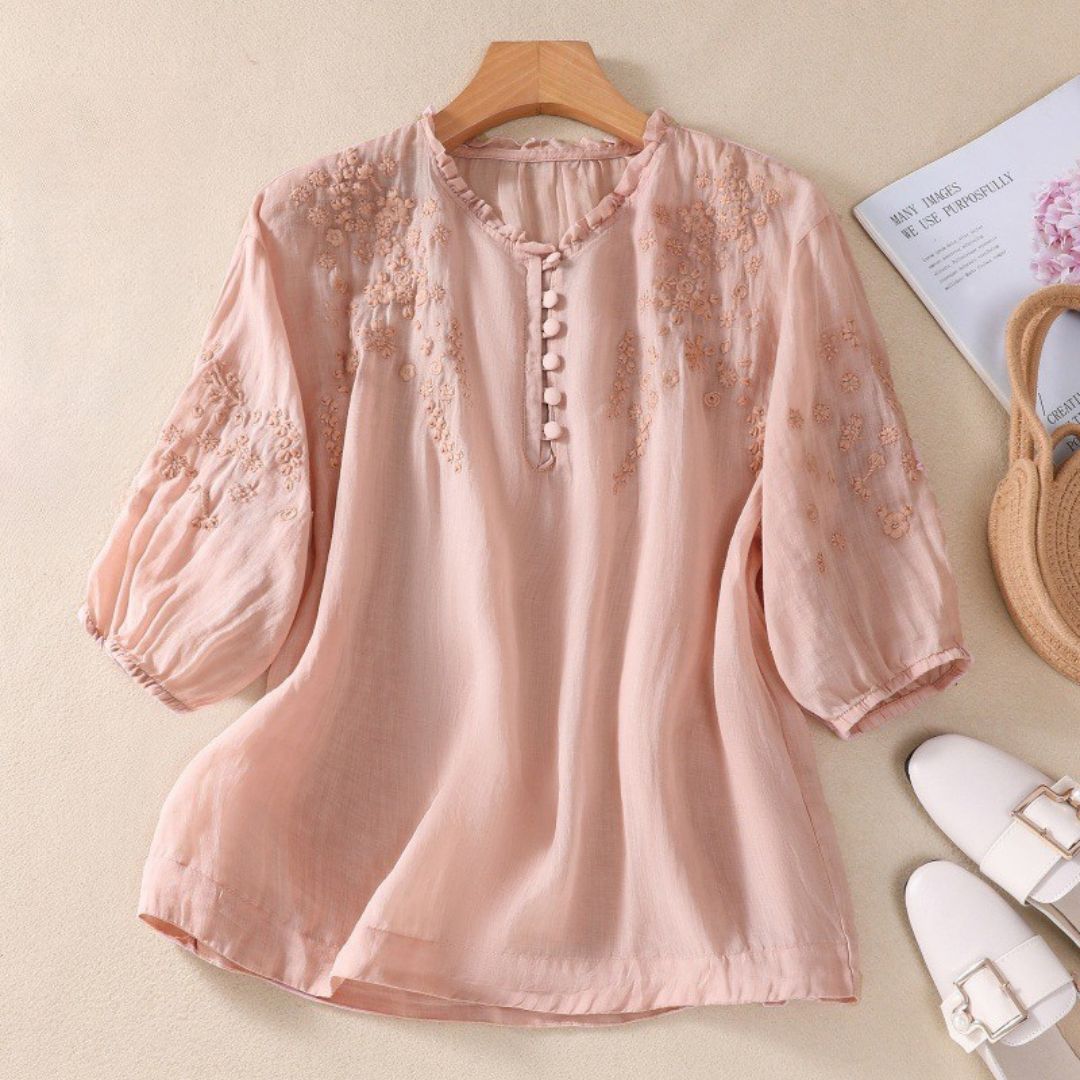 Sorelia – Blouse in cotton voile with embroidered shoulders