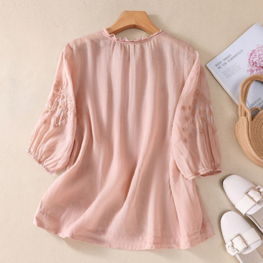 Sorelia – Blouse in cotton voile with embroidered shoulders