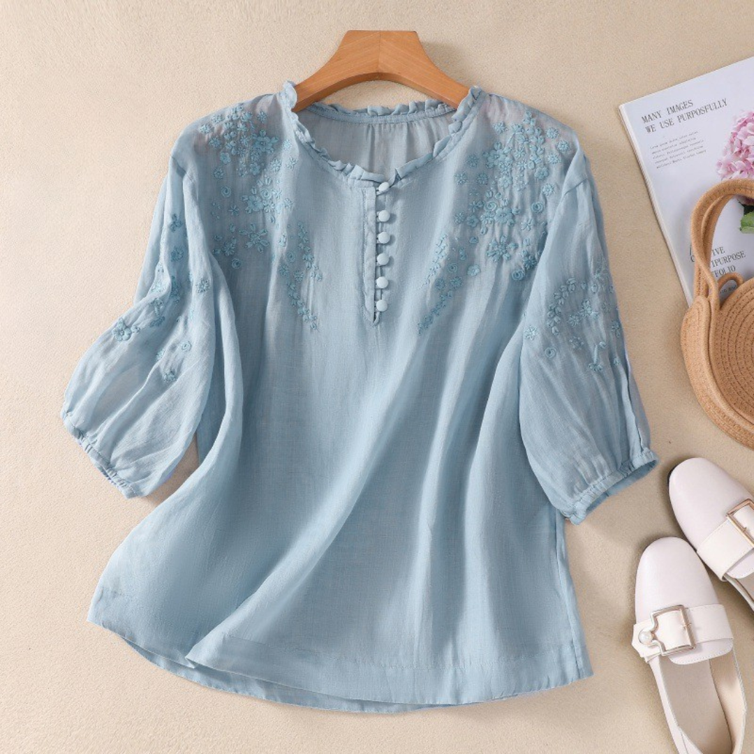 Sorelia – Blouse in cotton voile with embroidered shoulders