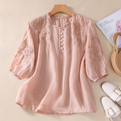 Sorelia – Blouse in cotton voile with embroidered shoulders