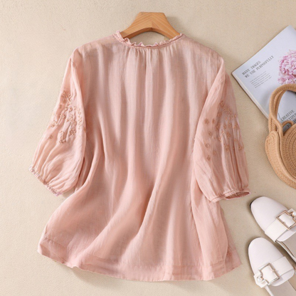 Sorelia – Blouse in cotton voile with embroidered shoulders